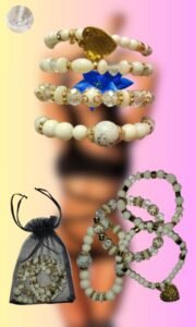 Bracelet bohème cœur sur poignet féminin