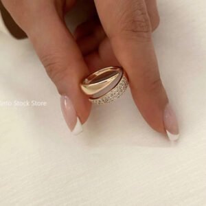 Pierre naturelle incrustée dans bague